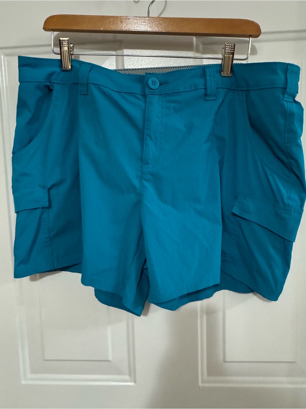 Women’s high performance outdoor short featuring Quick Dry with Mesh Pockets